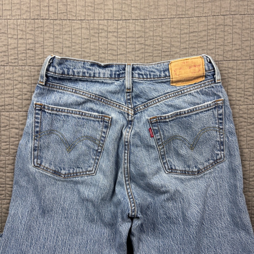 Levis 501 Original Mid Rise Straight Leg Jeans Women 26x26 (26x25 )Light Wash - Picture 6 of 14